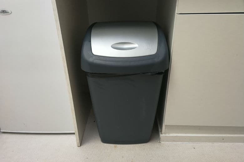 3 tricks to prevent your garbage from smelling bad