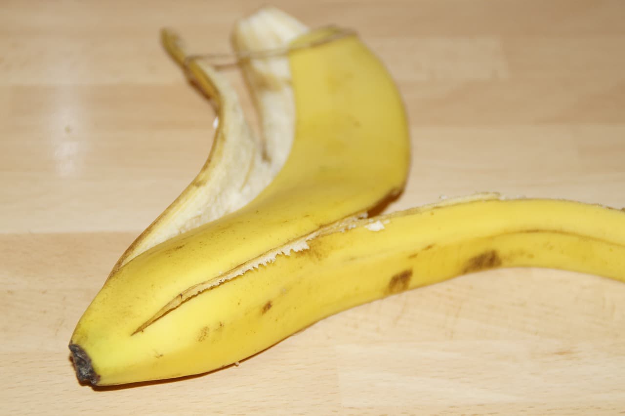 Wow! Did you know you can make THIS with a banana peel and some socks?